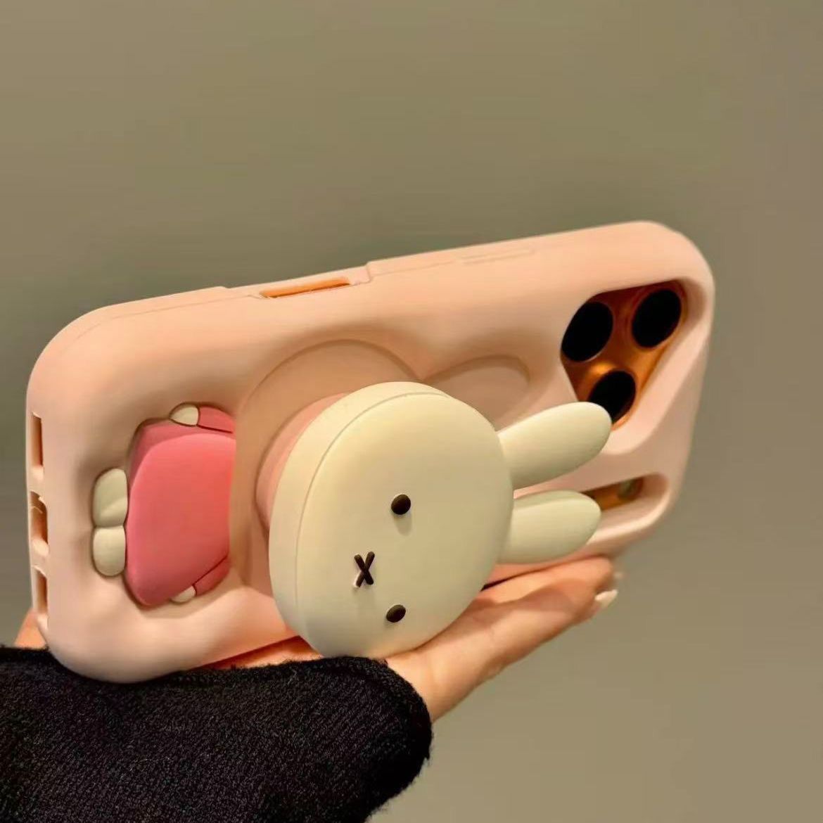 Phone Accessories Box Set - جراب هاتف ثلاثي الأبعاد بتصميم ميفي