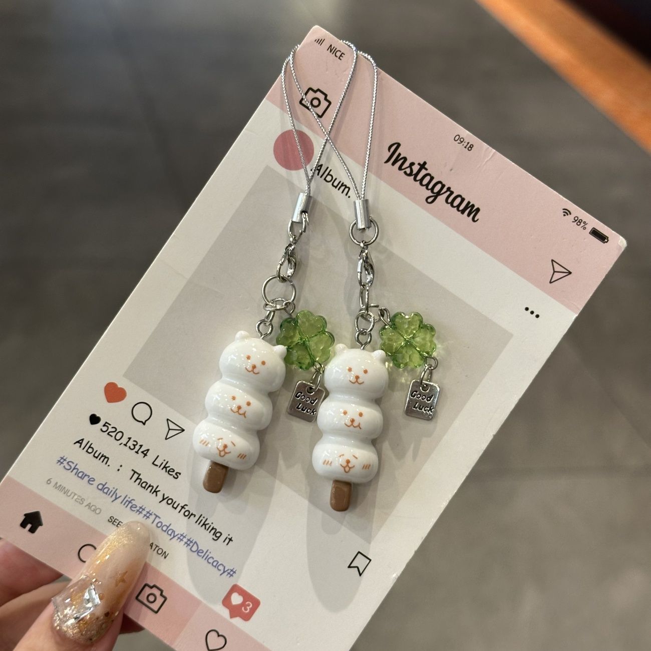 Joke Bear Lucky Leaf تعليقة ها - مراجعة Phone Accessories Box Set وسعره